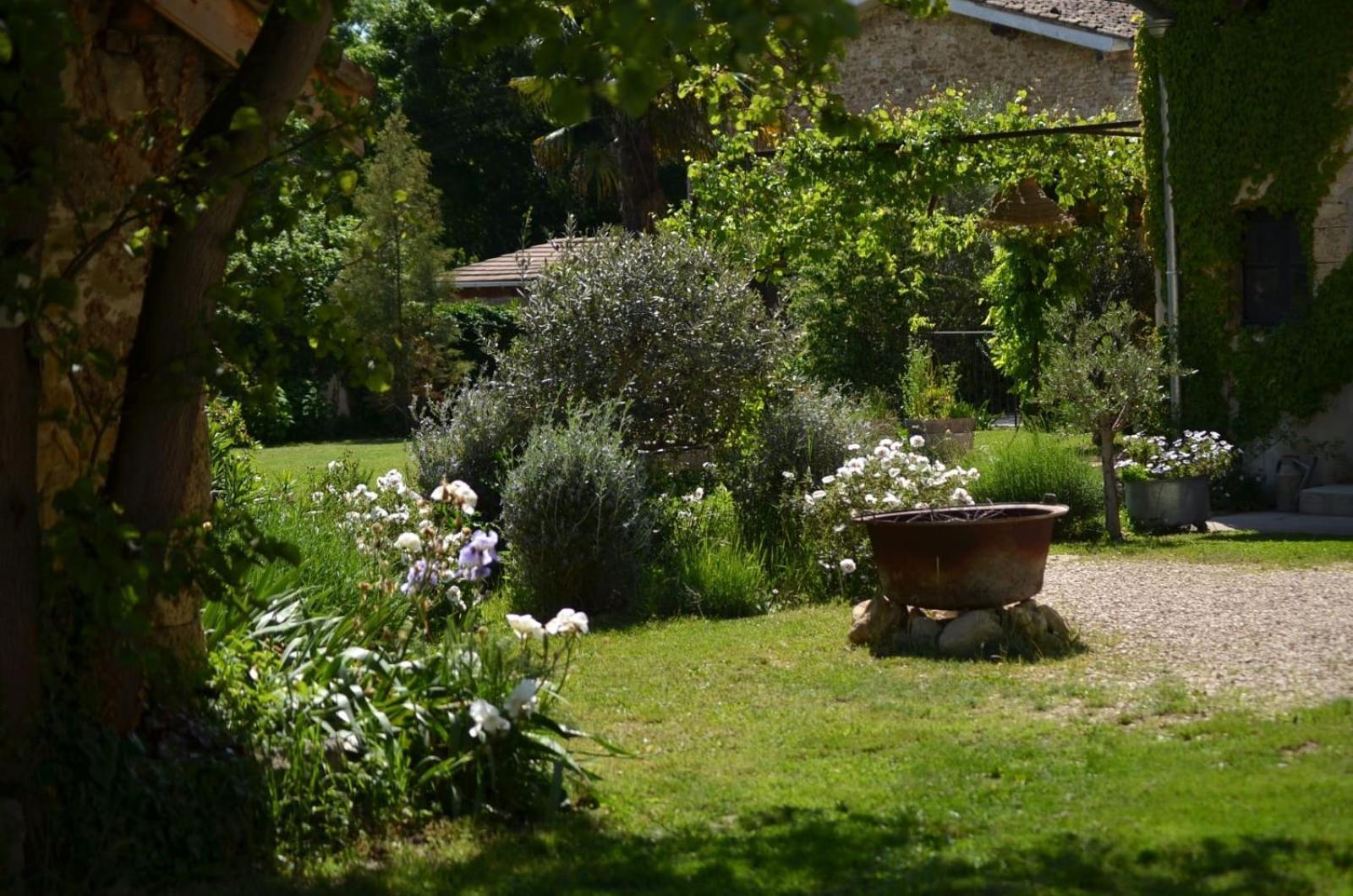 Ferme St Pierre 2 Suites Avec Repas, Piscine, Clim, Cheminee Ou Baignoire Spa Chabeuil Exterior foto