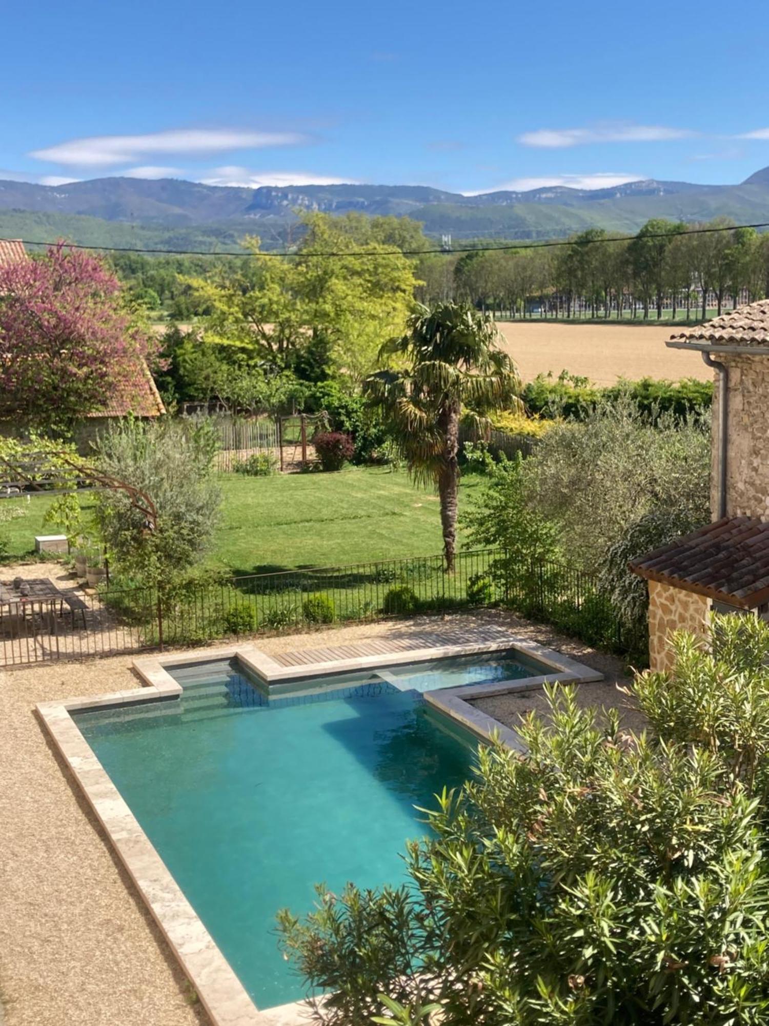 Ferme St Pierre 2 Suites Avec Repas, Piscine, Clim, Cheminee Ou Baignoire Spa Chabeuil Exterior foto